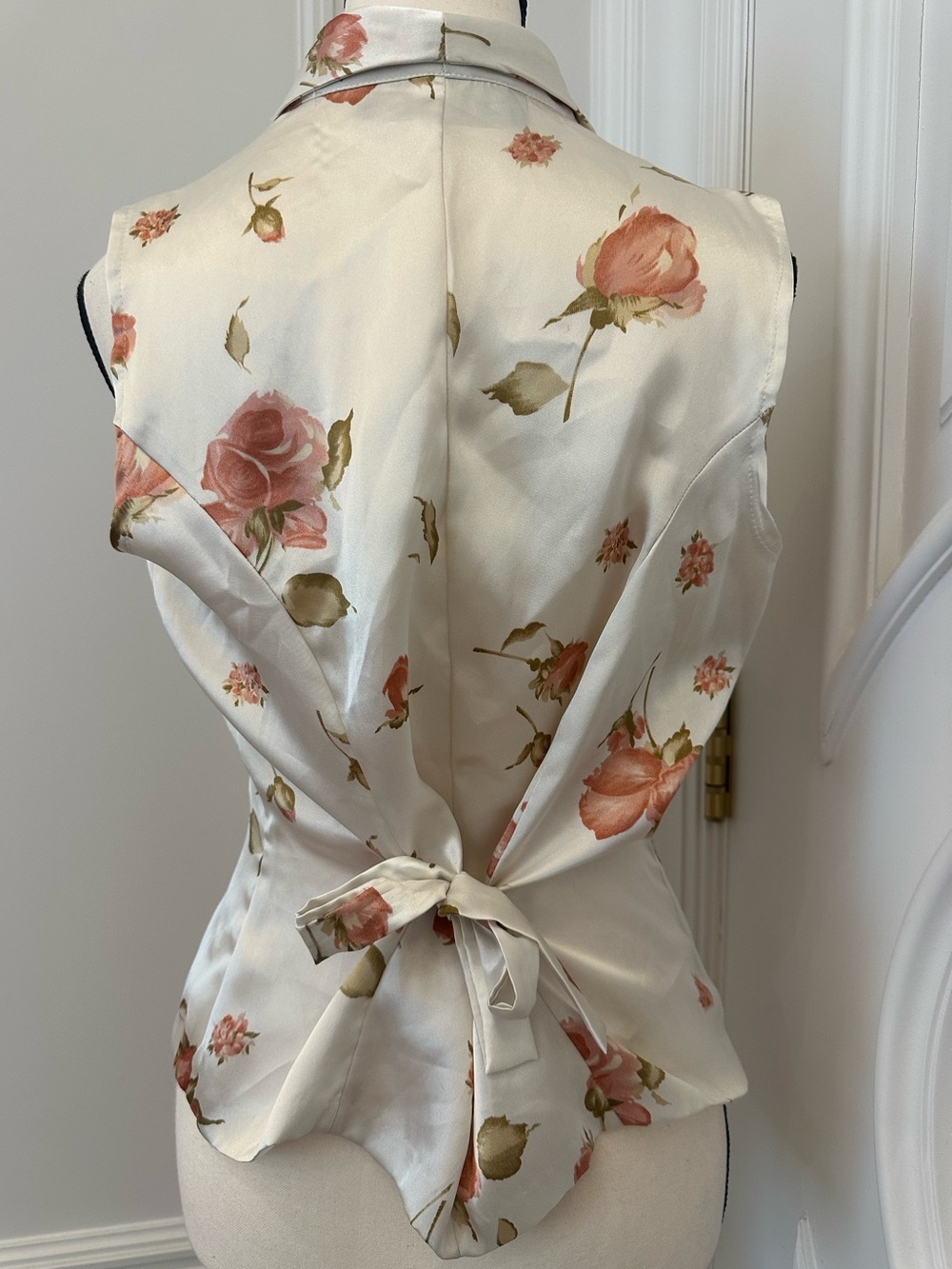 Vintage Reformation Style Floral Satin Double Breasted Button Up Sleeveless Vest - Picture 2 of 4